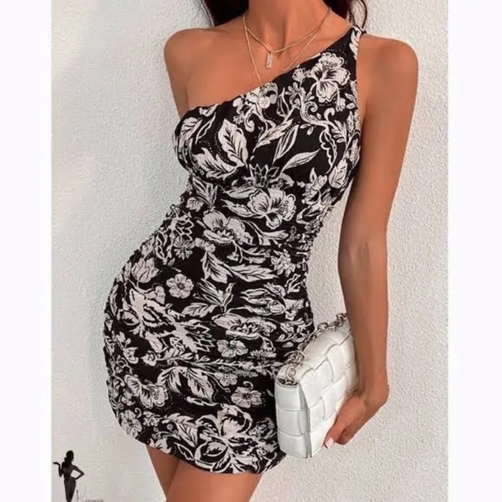 NWT Zara Printed Asymmetric Mini Dress. Size M